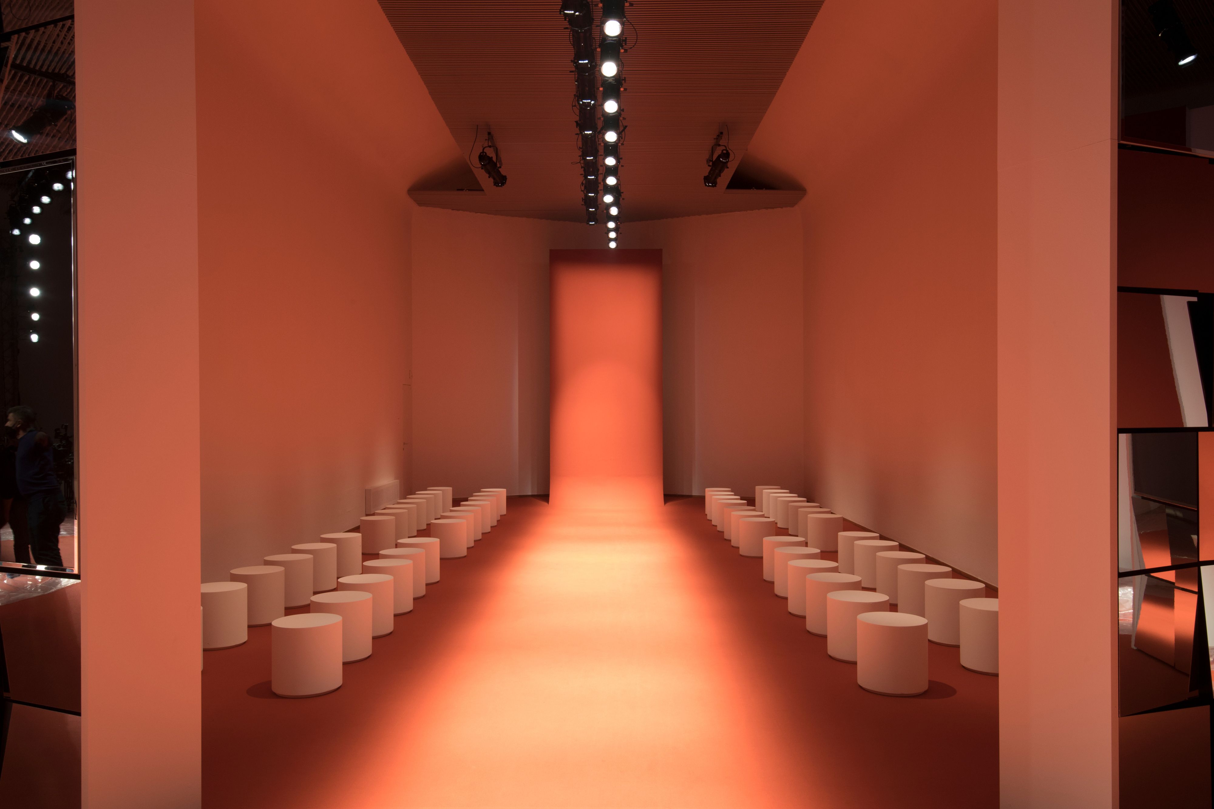 Allestimento sfilata Tod's Fall Winter 2022 Milano Fashion Week 2022