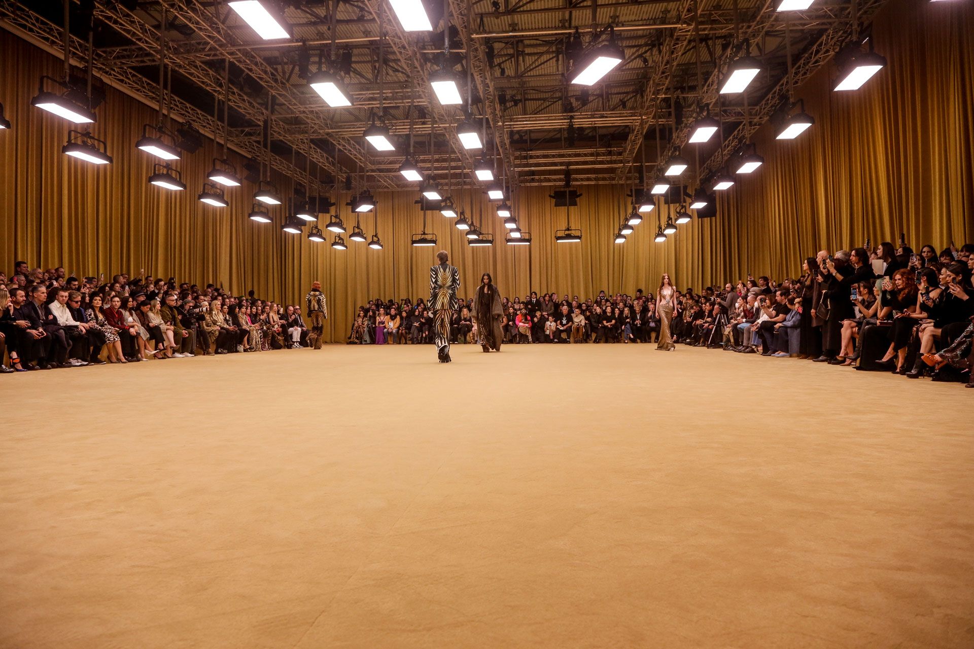 Sfilata Roberto Cavalli Milano Fashion Week Febbraio 2023