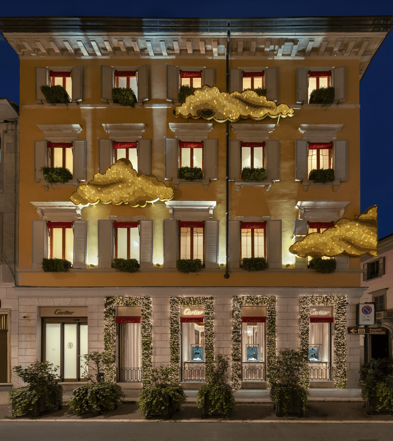 Cartier boutique Milano Natale 2023