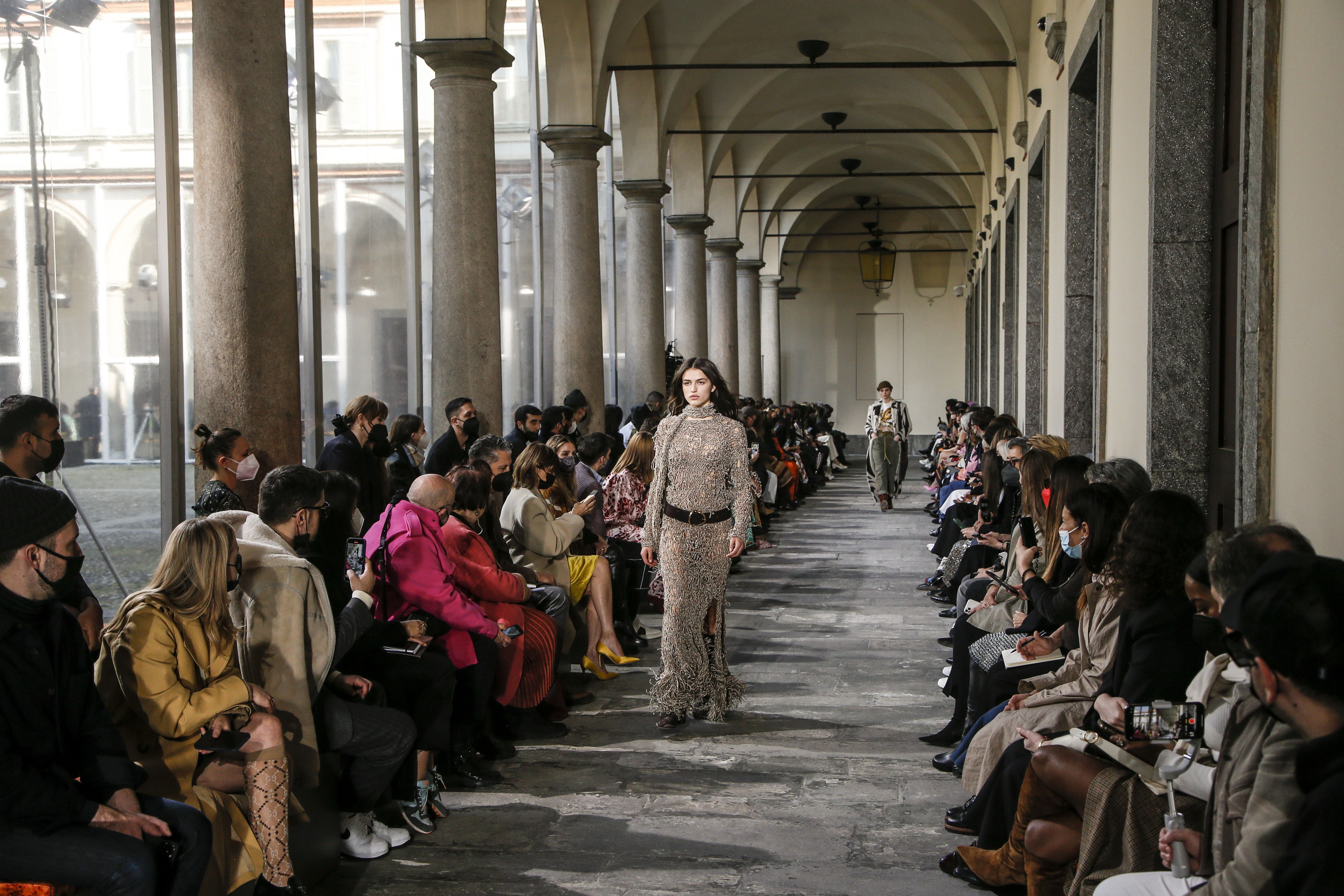 ETRO Fashion show february 2022 FW 2022