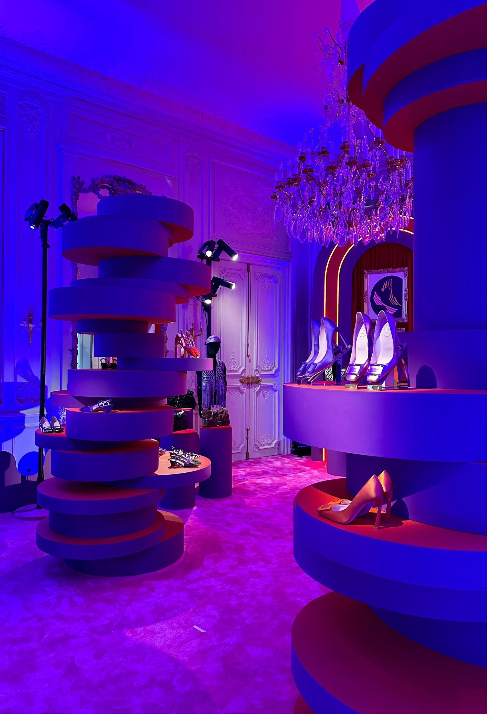 Roger vivier autumn winter 2024 fashion show